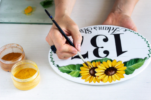 Behind DipintoAdArte